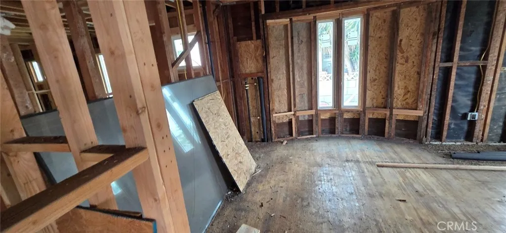 1526 W 105th Street, Los Angeles, California 90047 home-pic-13